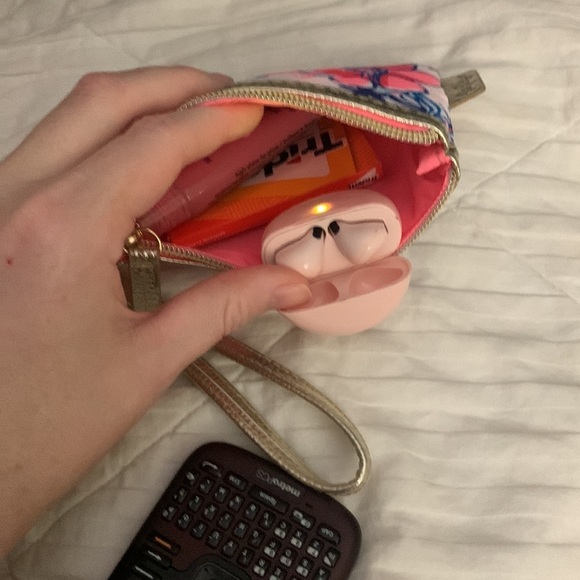Lilly Pulitzer wristlet, change purse, and fits some phones! NWOT - Picture 7 of 12